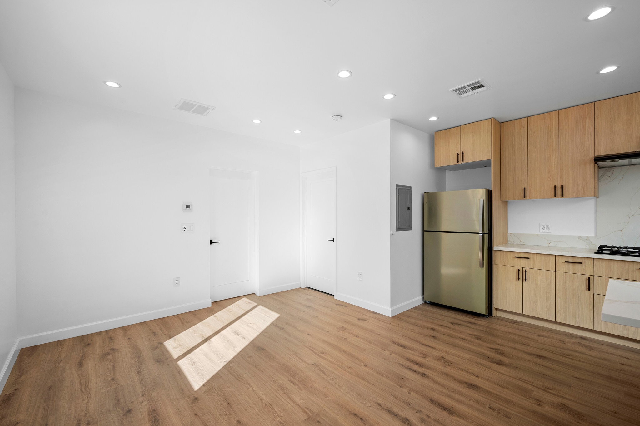 Building Photo - 14302 Van Nuys Blvd