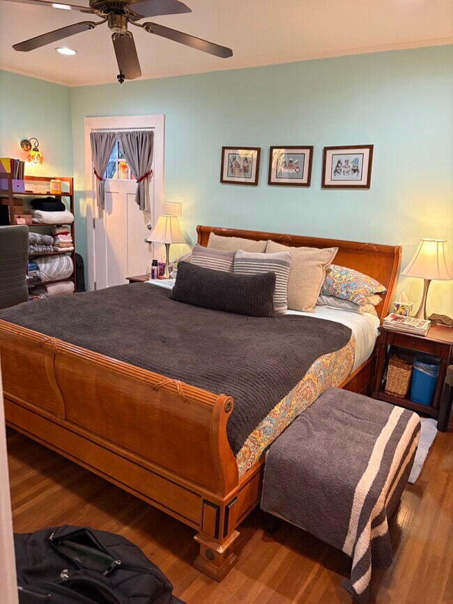 Building Photo - 839 N Orange Dr