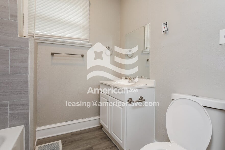 Building Photo - 4107 Woodland Ave