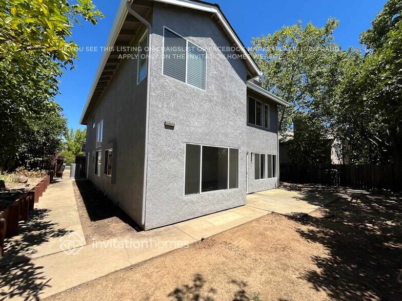 Building Photo - 6102 Cameo Dr