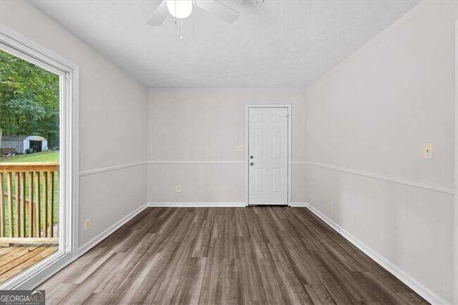 Building Photo - 3065 Tara Woods Dr