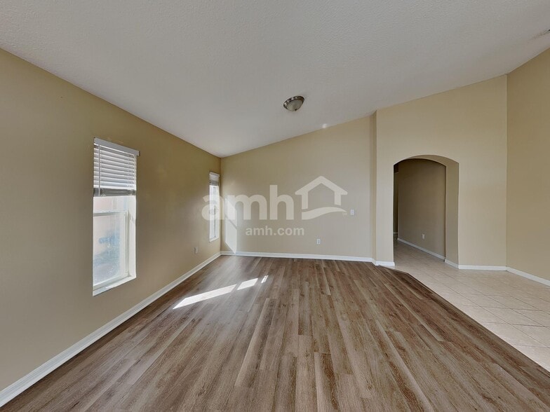 Building Photo - 6765 Waterton Dr