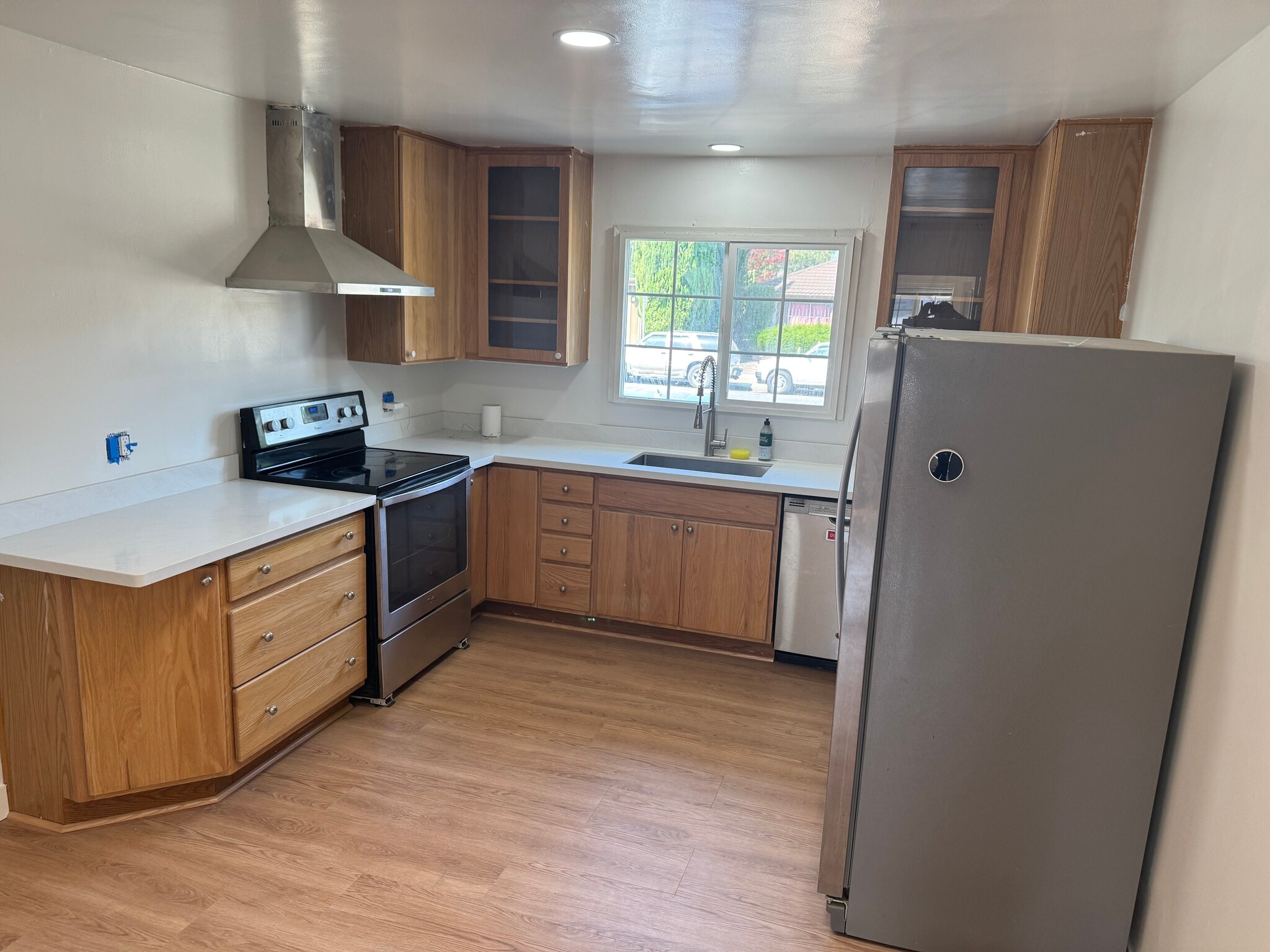 Building Photo - 520 Richmond Ave