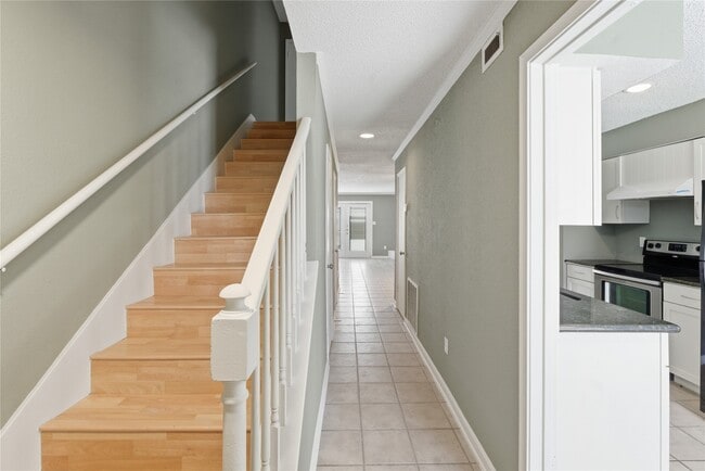 Building Photo - 8321 Nairn St
