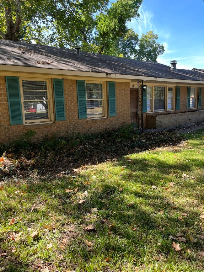 Primary Photo - 141 Southfield Rd