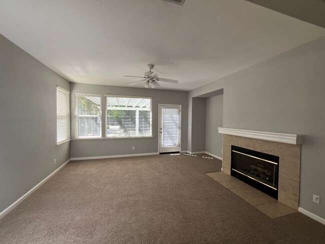 Building Photo - Beautiful Large Home in Wildhorse