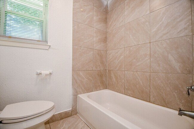 Building Photo - 7203 Santa Rita Dr