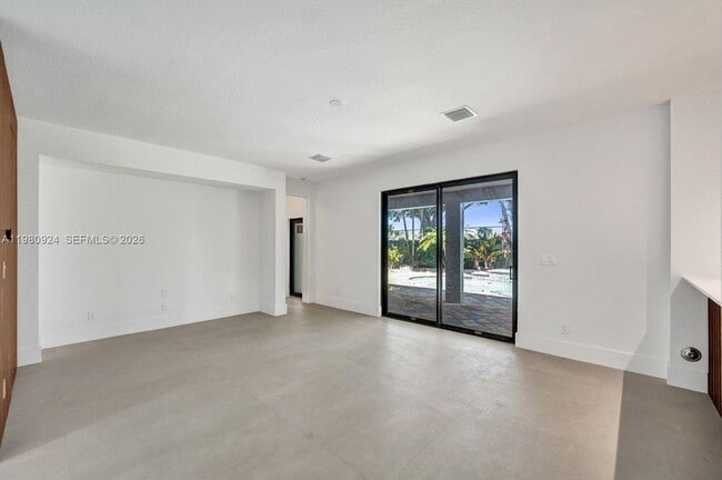 Building Photo - 4100 E Gardenia Ave