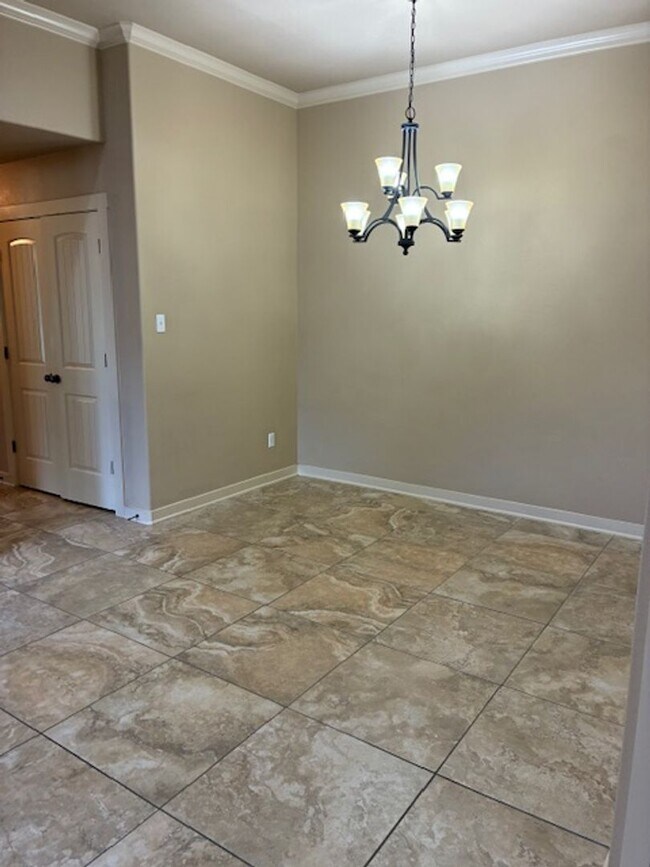 Building Photo - 3301 Lineage Loop