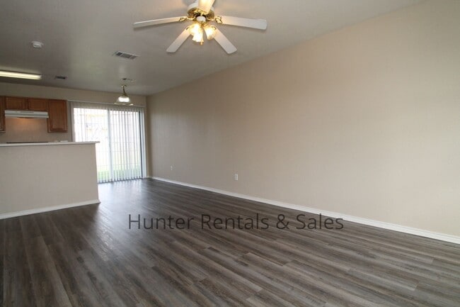 Building Photo - 1710 Spring Rose Cir