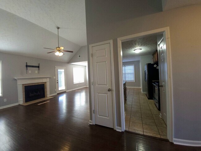 Building Photo - 961 Joey Dr