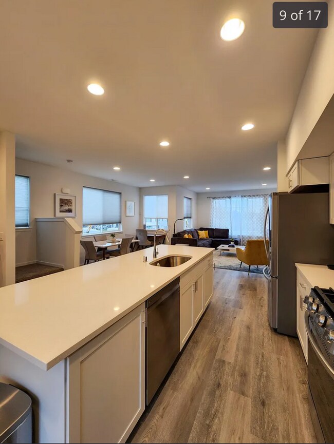 Building Photo - Fully Furnished Short-Term Rental | All Utilities Included |