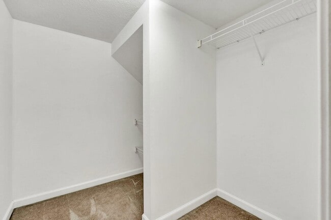 Building Photo - 3064 Igou Crossing Dr