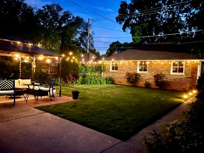 Backyard - 224 N Austin Blvd