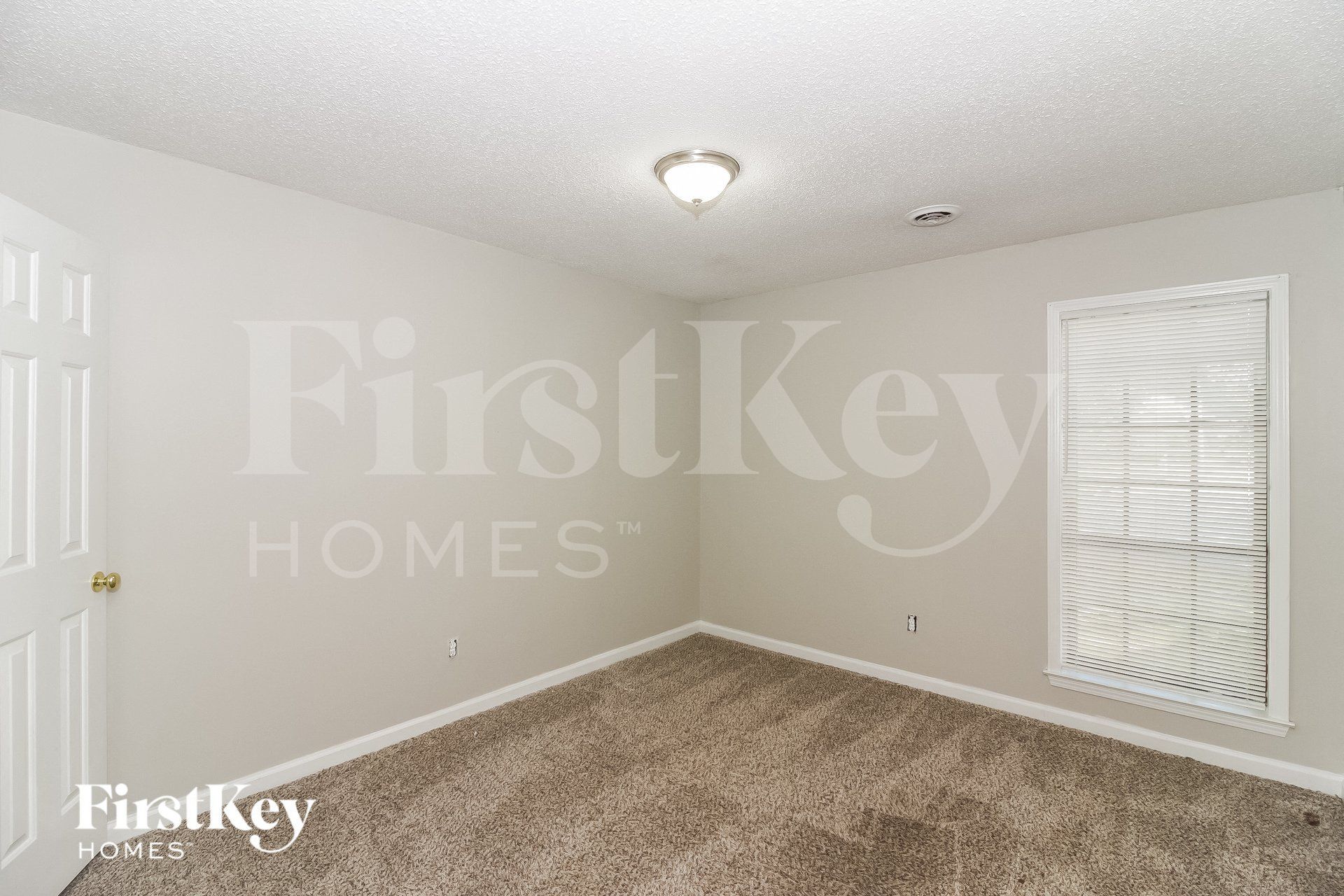 Building Photo - 7132 Shadow Oaks Dr