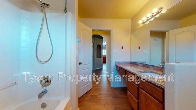 Building Photo - 6248 Calle Feliz NW