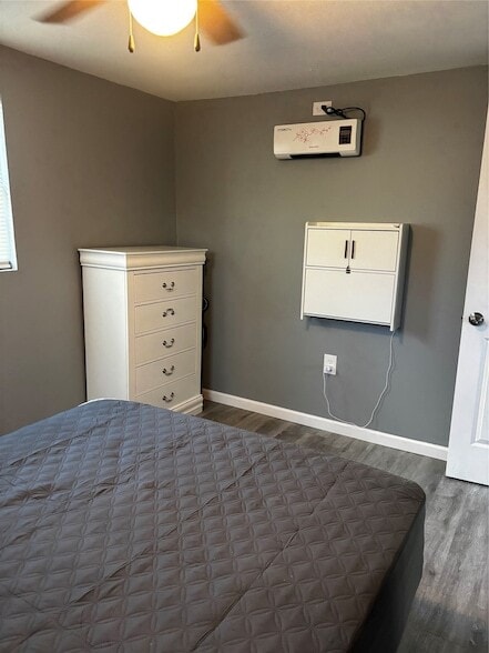 Building Photo - 100 Ross St