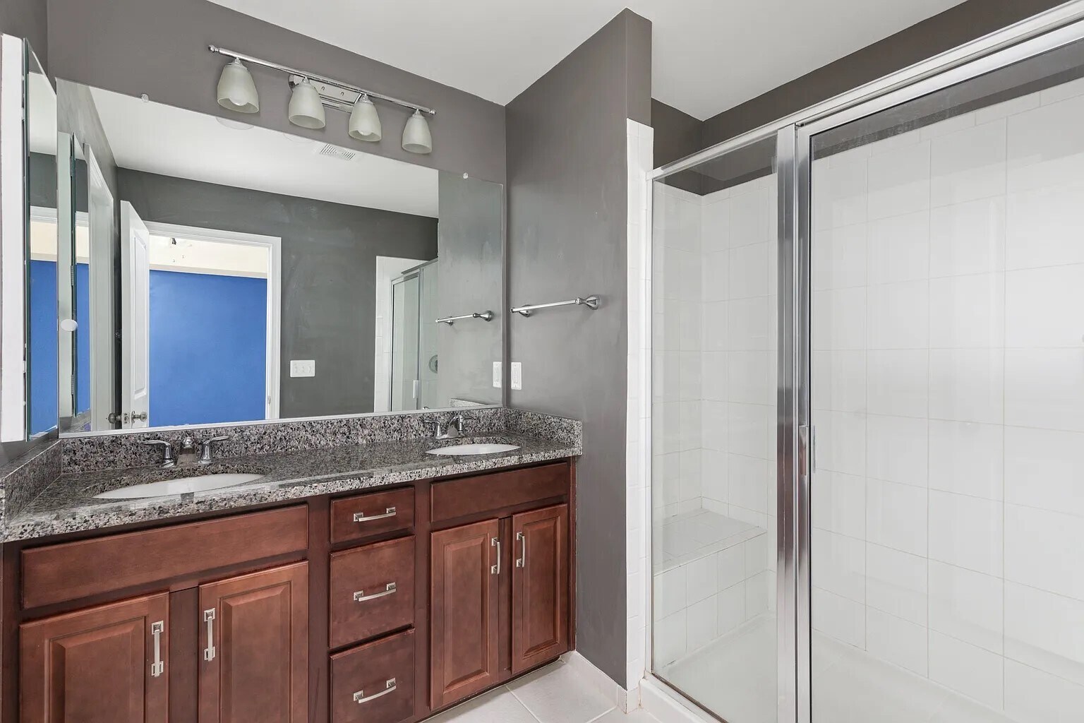 Building Photo - 148 Solara Dr