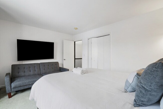 Building Photo - 153 Bull Run