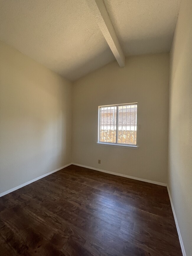 Building Photo - 1540 Raphael Cir