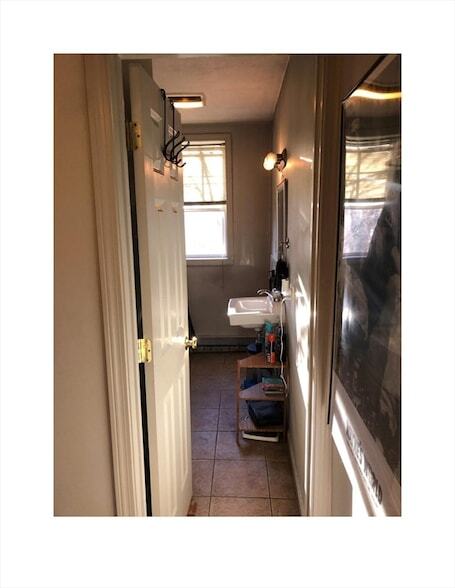 Building Photo - 263 Main St