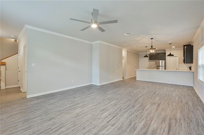 Building Photo - 304 Poplar St