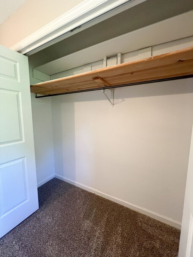 Building Photo - Gorgeous Single-Family Home! Large Deck, B...