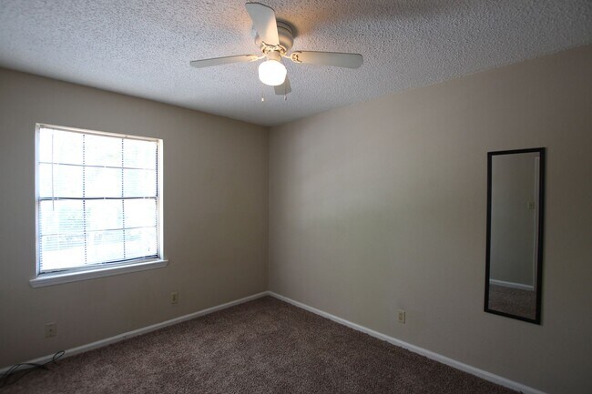 Building Photo - Delmar Dr. 2522/2524