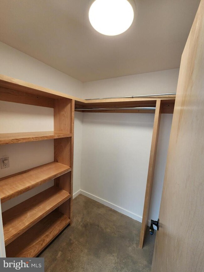 Building Photo - 1048 Prospect St