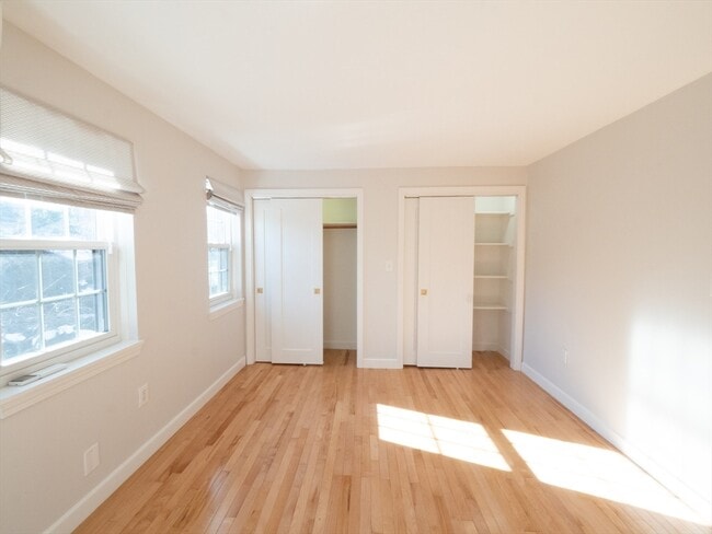 Building Photo - 210 Third St