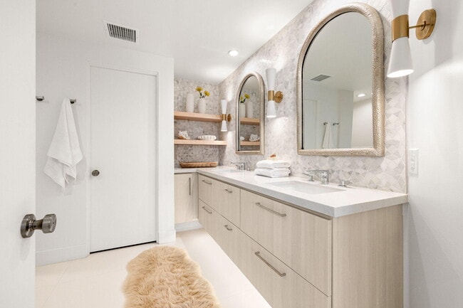 Building Photo - 47 N Kavenish Dr