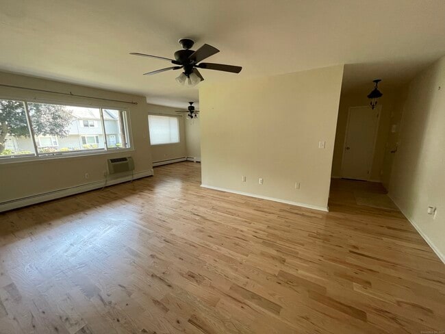 Building Photo - 333 Vincelette St