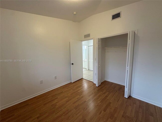 Building Photo - 1261 SE 27th St