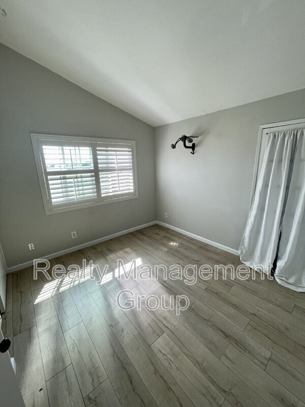 Building Photo - 4580 Ohio St