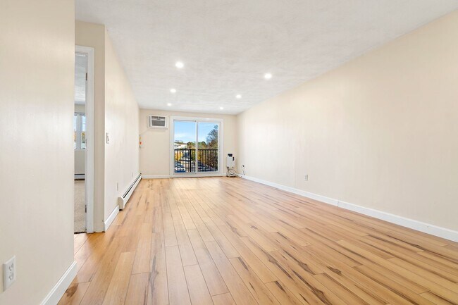 Building Photo - Won't Last |Updated Billerica 1 Bed | Avai...