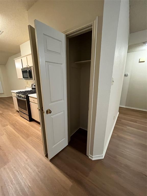 Building Photo - 862 Latteridge Dr