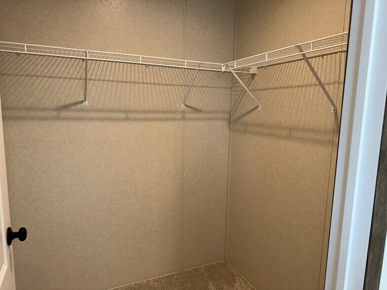 Building Photo - 48579 Leafdale Ct