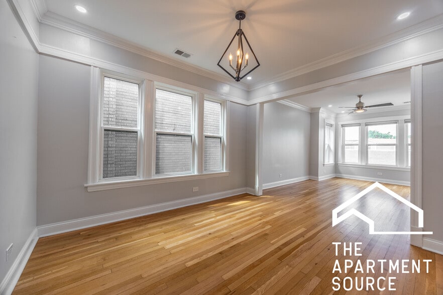 Primary Photo - 3055 N Kimball Ave