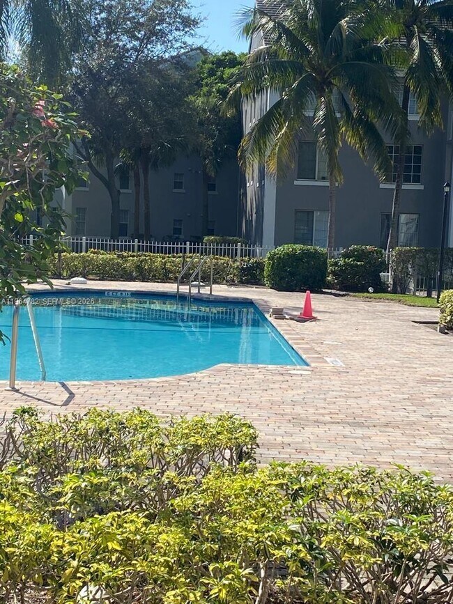 Building Photo - 631 SW 111th Ln