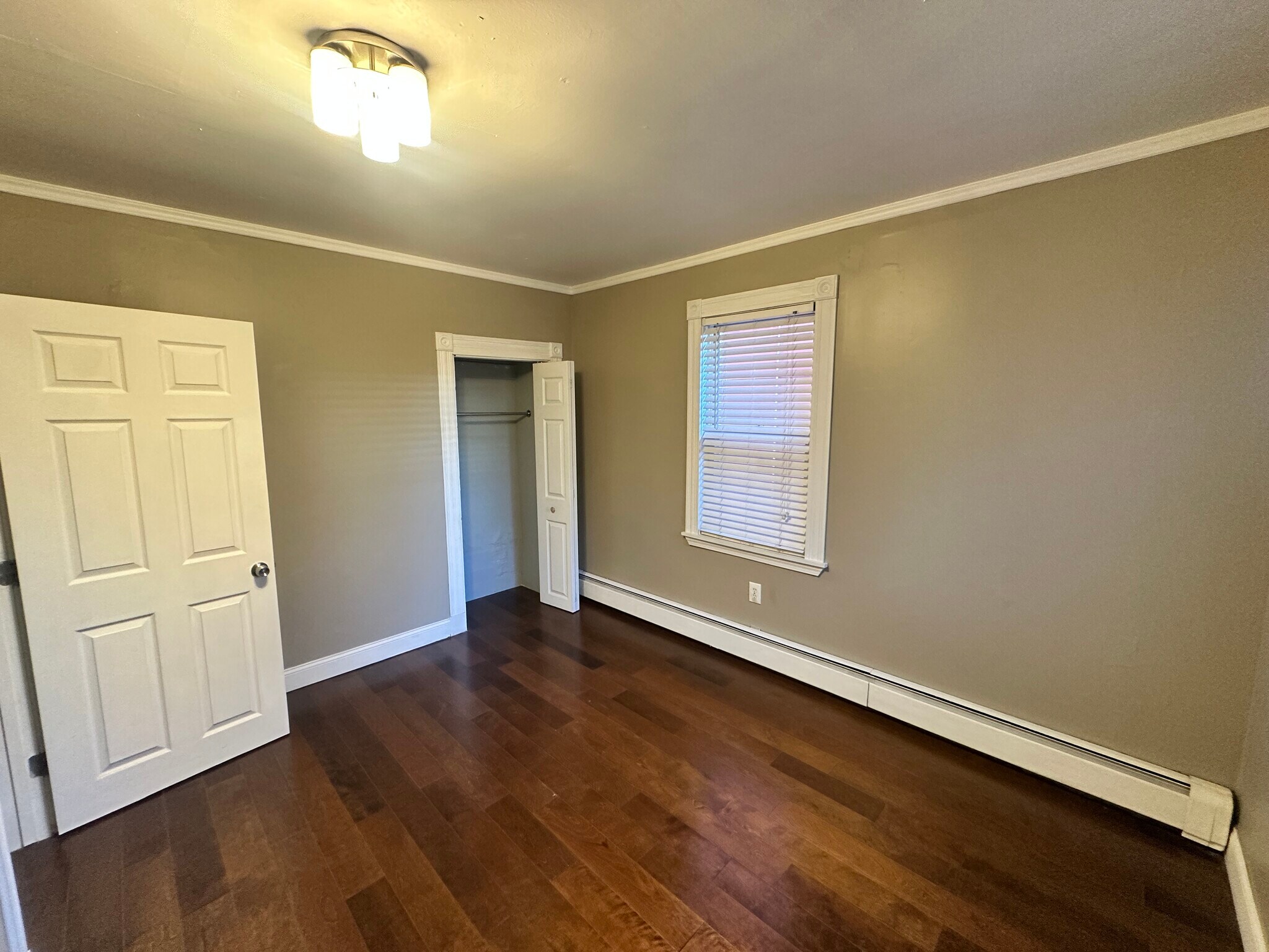 Building Photo - 20 Linden St