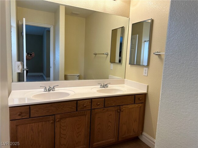 Building Photo - 362 Dogleg Dr