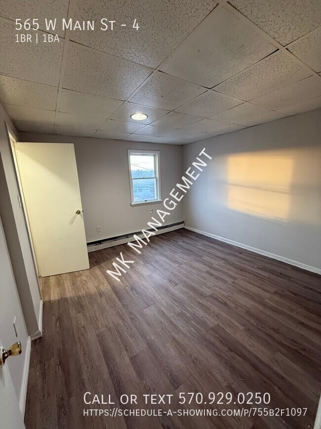 Building Photo - 565 W Main St