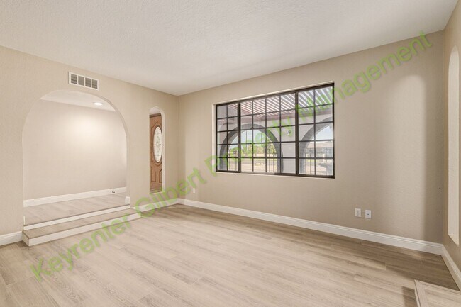 Building Photo - Beautiful Gilbert Home with Shared Pool — Perfect Location & Modern Upgrades!