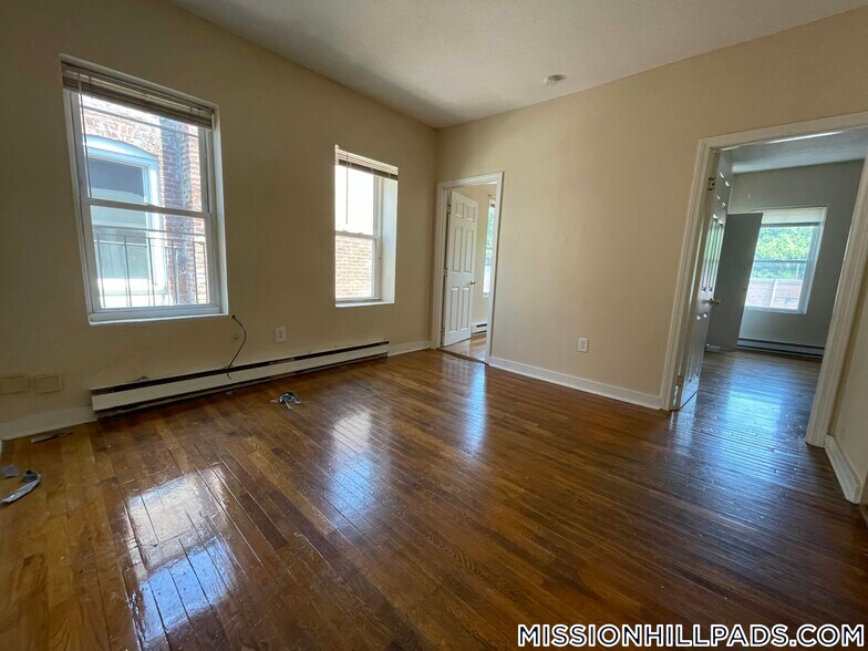 Building Photo - 896 Huntington Ave