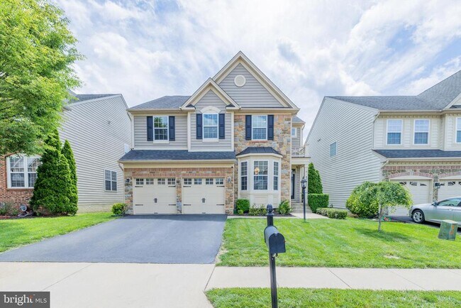 Building Photo - 8727 Raleigh Mews