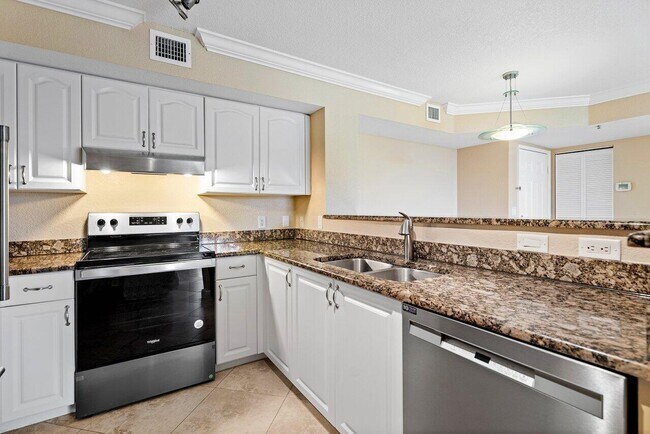 Building Photo - 135 Yacht Club Way