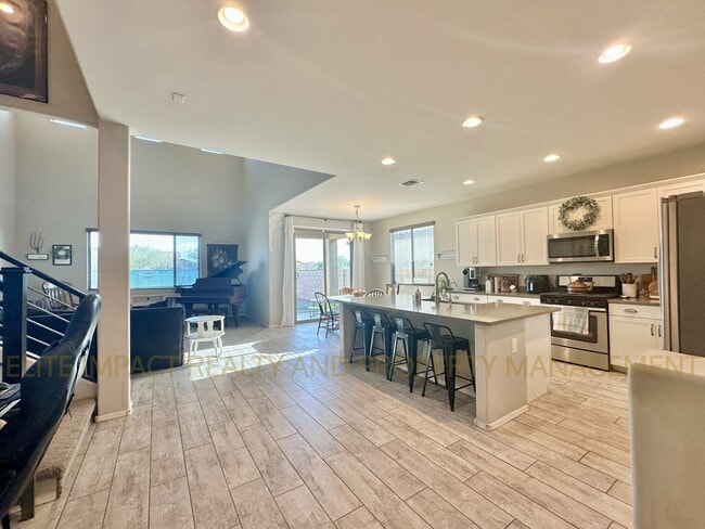 Building Photo - 7305 S Via Cabana