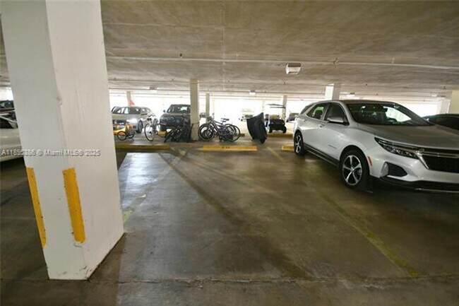 Building Photo - 170 Ocean Ln Dr