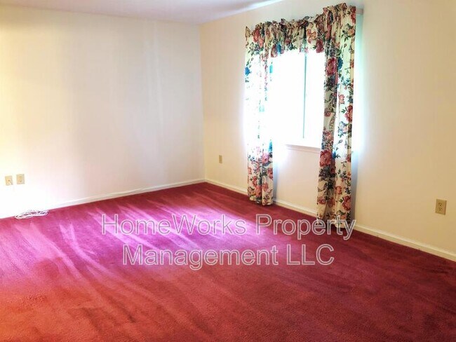Building Photo - 3800 Meghan Dr