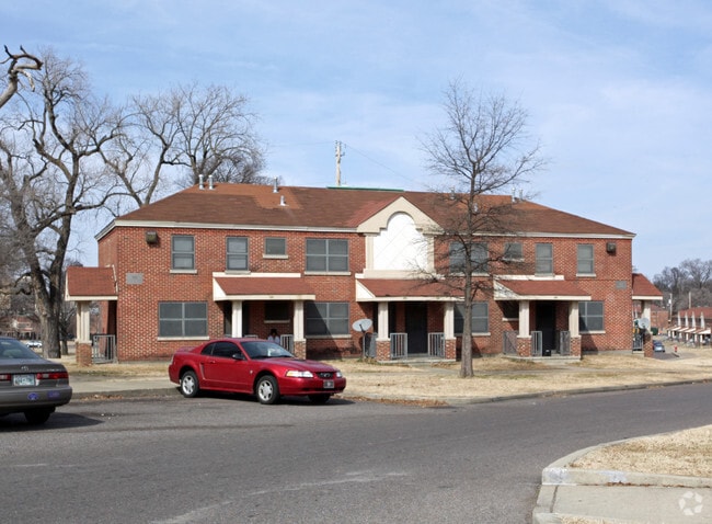Primary Photo - 382 Foote Park Ln